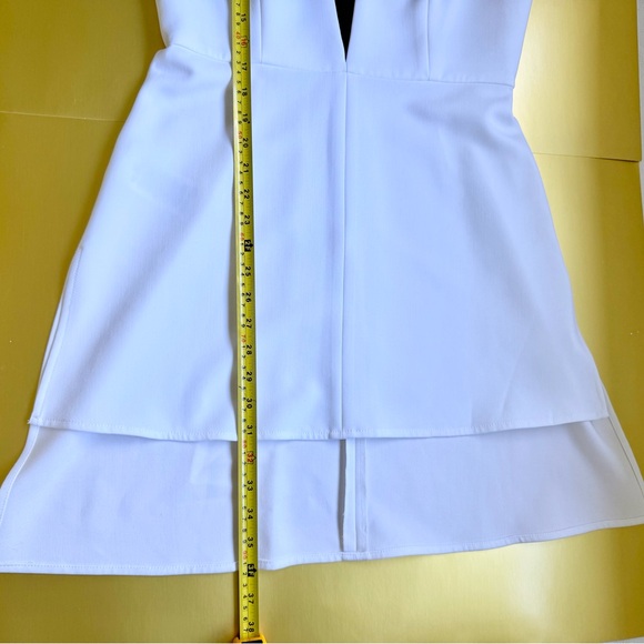 BCBGMaxAzria Chic White V-Neck Sleeveless Tunic High Low Side Slit Top size M - Picture 10 of 13